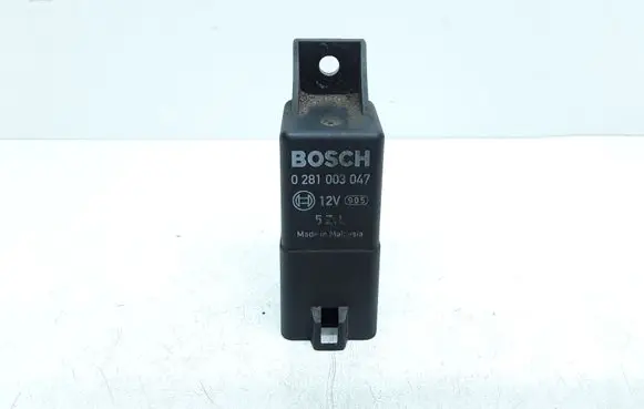 Volvo V60 Glow plug pre-heat relay 30785663 0281003047