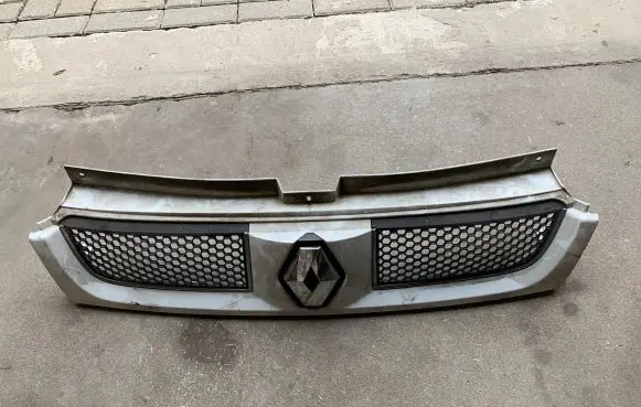 Renault Trafic II (X83) Front bumper upper radiator grill 8200204450 91165273