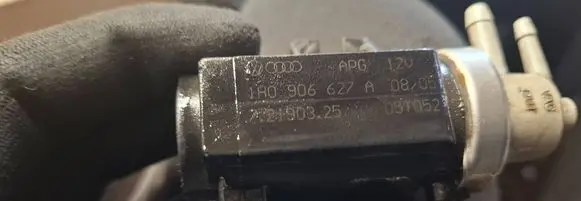 Audi A4 S4 B5 8D Turbo solenoid valve 1H0906627A 051052L 72190325