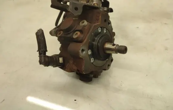Volvo C30 Fuel injection high pressure pump 0445010102 9683703780