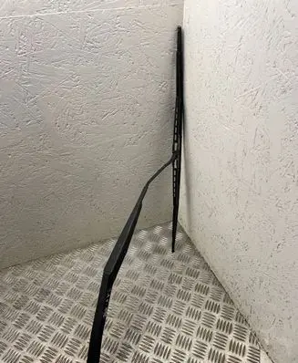 Toyota Avensis Verso Front wiper blade arm