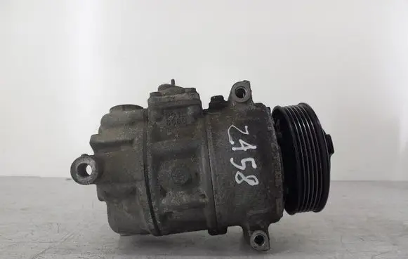 Volkswagen Touran I Air conditioning (A/C) compressor (pump) 1KO820803S