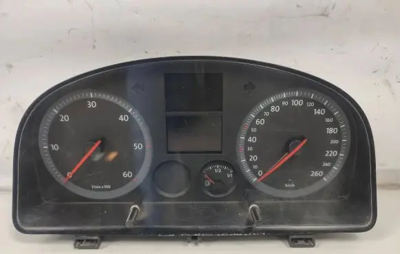 Volkswagen Caddy Speedometer (instrument cluster) 2K0920842C V0007000 VWZ7Z0E3134321
