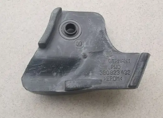 Volkswagen PASSAT B5 Other engine bay part 3B0823433