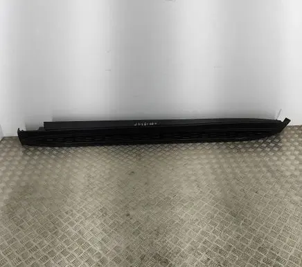 Mercedes-Benz GLE (W166 - C292) Sill A1676981501