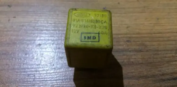 Ford Sierra Other relay 81ag14n089ca v23134k6x33