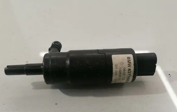 BMW 3 E90 E91 Windshield washer spray nozzle 8377430