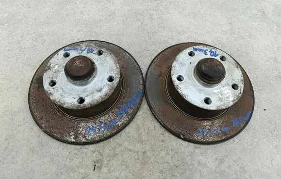 Audi A4 S4 B5 8D Rear brake disc 1031660