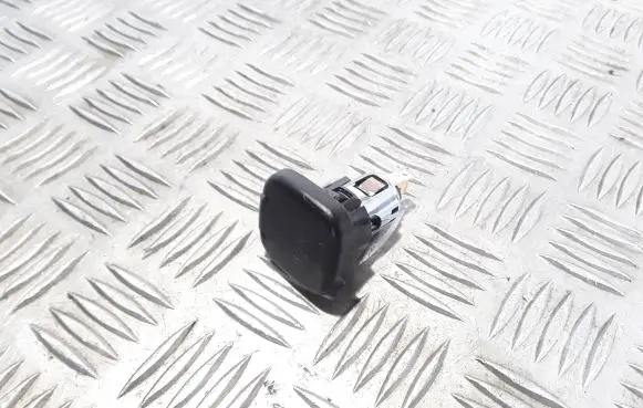 Mercedes-Benz ML W164 12 V Socket (rear) A1638200051 1638200051