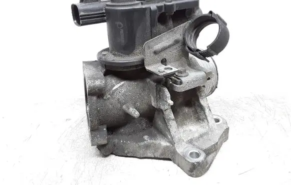 Volvo V70 EGR valve cooler 31219873