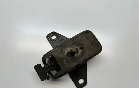 Volkswagen Amarok Engine mount bracket 2H0199256A 90199256 VWV462NUBR