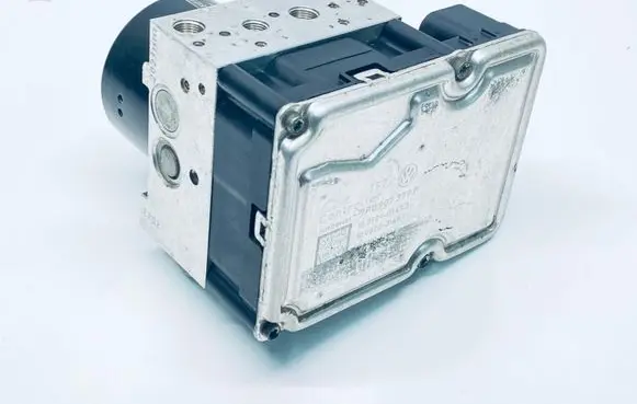 Volkswagen Touareg II ABS Pump 7P0907379P 7P0614517P