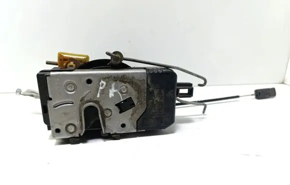 Opel Signum Front door lock 13157763GR