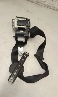 Mercedes-Benz E W212 Front seatbelt A2128600886