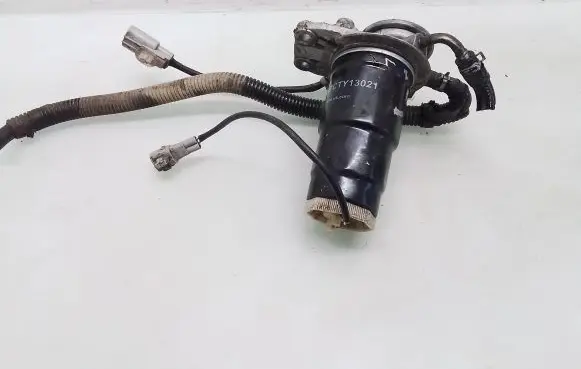 Toyota Corolla E120 E130 Fuel filter CTY13021