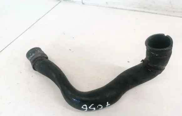 Toyota Avensis Verso Engine coolant pipe/hose 13150291