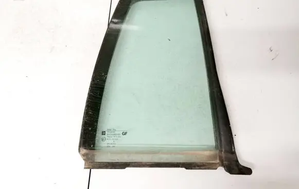 Opel Omega B1 Rear vent window glass 43r001025 as2
