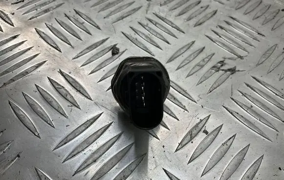 Fuel pressure sensor