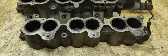 Ford Taurus Intake manifold F5DE9K461BB