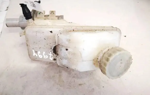 Brake fluid reservoir