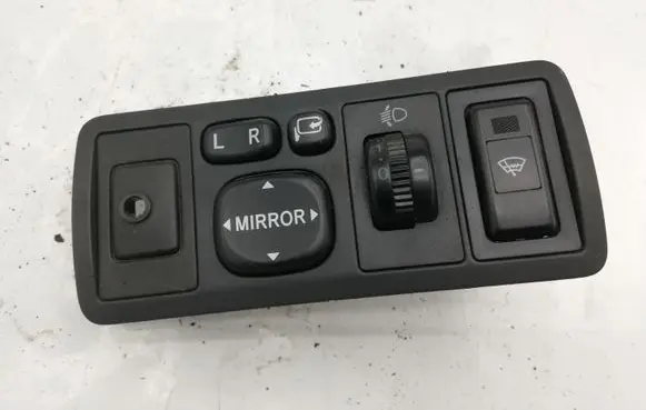 Toyota Avensis T250 Wing mirror switch 777669 183575 156762