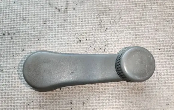 Volkswagen Transporter - Caravelle T4 Front door window winding handle 1H0837581D