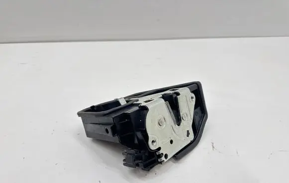 BMW 5 F10 F11 Front door lock A053702 7229