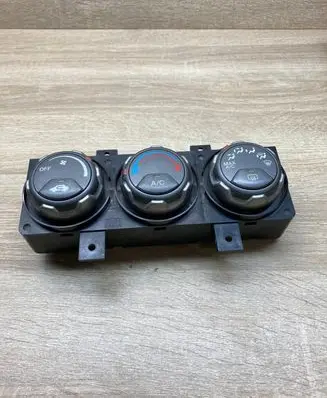 Honda CR-V Climate control unit A02043K