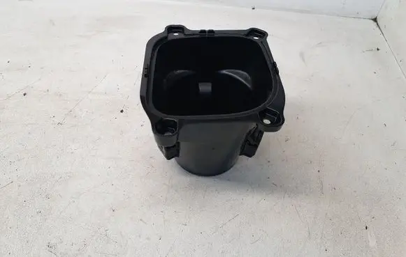 Cup holder front