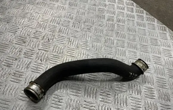 Mercedes-Benz E W212 Engine coolant pipe/hose A2045011582