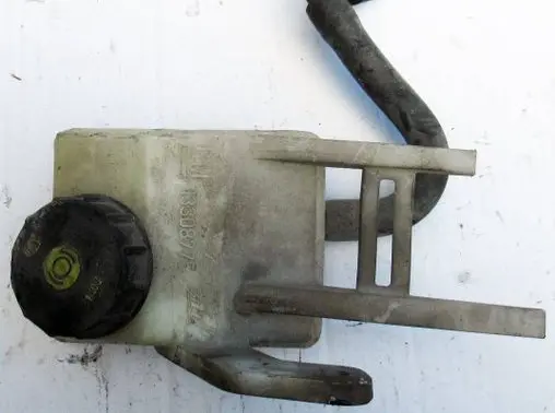 Opel Zafira C Brake fluid reservoir 13308775