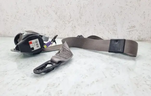 Audi A4 S4 B7 8E 8H Front seatbelt 8E0857705F