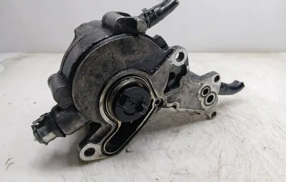 Volkswagen PASSAT B5.5 Vacuum pump 038145209AKAS 038145209A