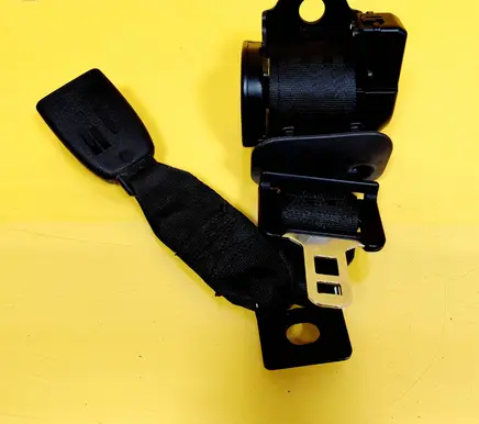 Rear seatbelt