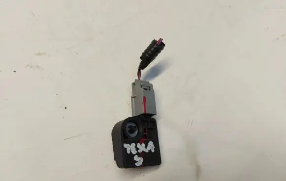 Tesla Model S Airbag deployment crash/impact sensor 1005274-00-b