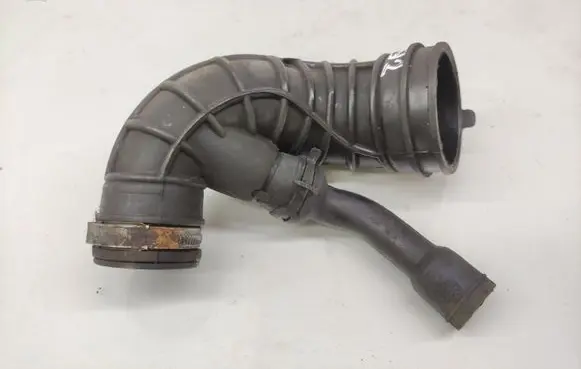 Ford Fiesta Turbo air intake inlet pipe/hose 9689047480