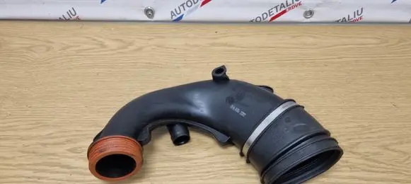 BMW X6 E71 Turbo air intake inlet pipe/hose 7577452
