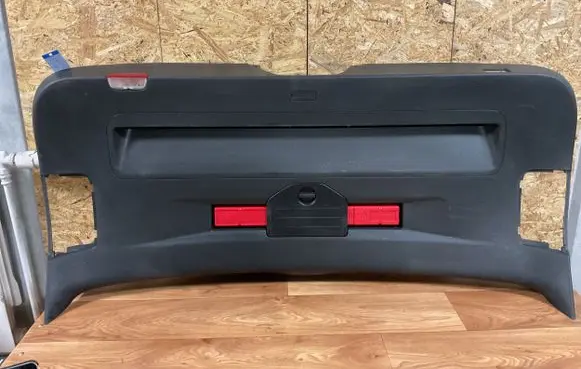 Volkswagen Touareg II Tailgate trim 7P6867601 A047720