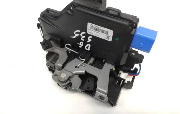 Volkswagen Golf Plus Rear door lock 7L0839016D