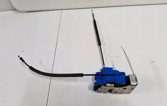 Fiat 500L Front door lock 520181180