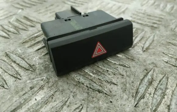 Volkswagen Touareg II Hazard light switch 7P6953509A