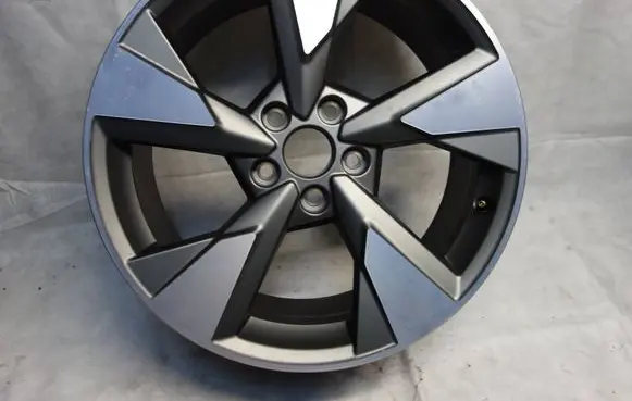 Audi A3 S3 8V R18 alloy rim 8V0601025DT