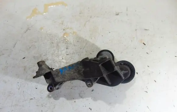 Renault Kangoo II Generator/alternator bracket 8200663057