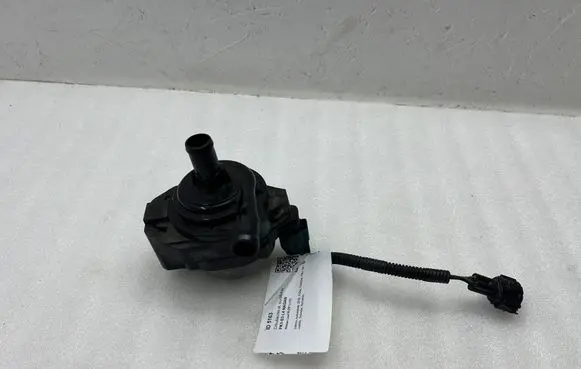 Nissan Leaf II (ZE1) Electric auxiliary coolant/water pump 215815SA0A