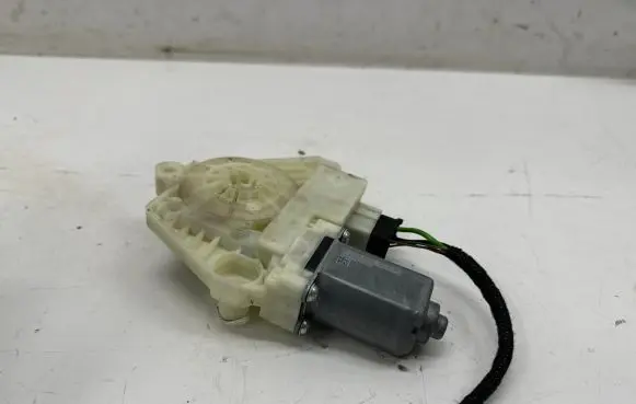 Mercedes-Benz E W213 Front door window regulator motor A2139069501