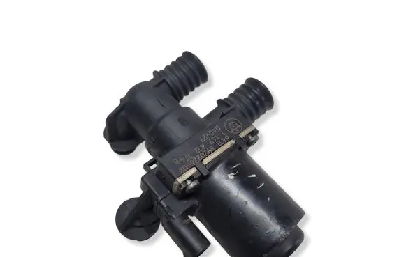 BMW 5 E60 E61 Coolant heater control valve 6920226 040927 1147412174