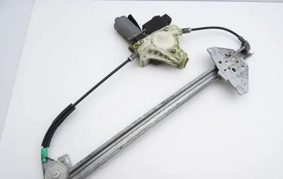 Mitsubishi Space Star Front door window regulator with motor 105683104 0130821653