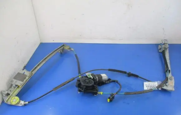 Alfa Romeo GTV Front door window regulator with motor