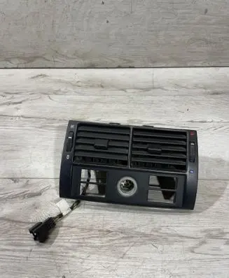 BMW X5 E53 Rear air vent grill 8409081 8370911