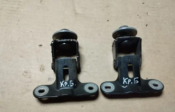 Honda CR-Z Tailgate/trunk/boot hinge